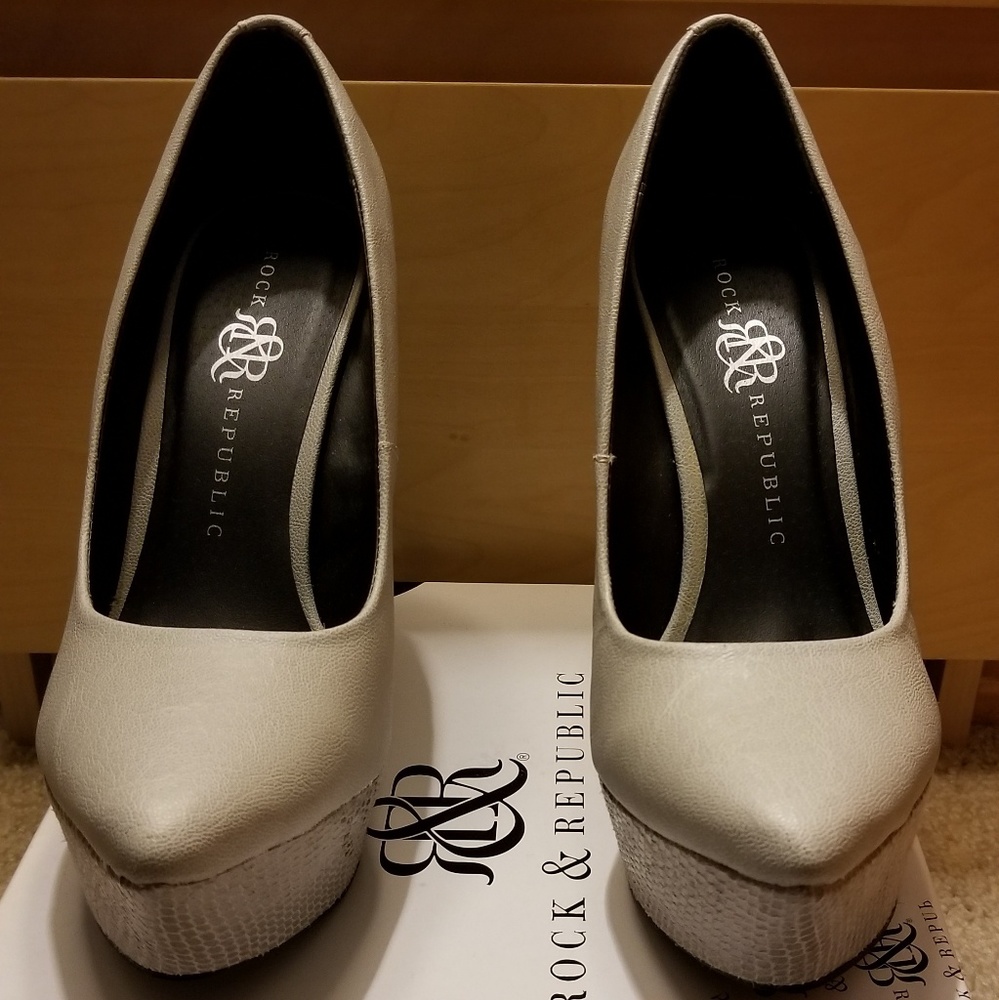 Rock & Republic Wedges